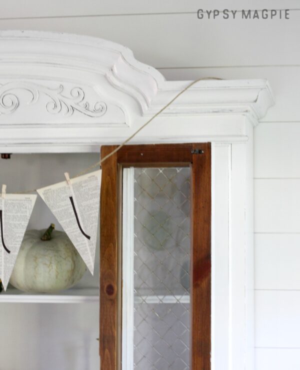 A pop of real wood in a Pure White 1980s hutch | Gypsy Magpie