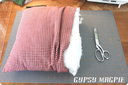 Sweater Pillow DIY {Gypsy Magpie}
