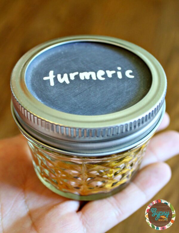 DIY Spice Jars with Chalkboard Labels {Gypsy Magpie}