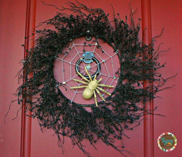 A cute DIY Spider Halloween Wreath that isn't too scary {Gypsy Magpie}