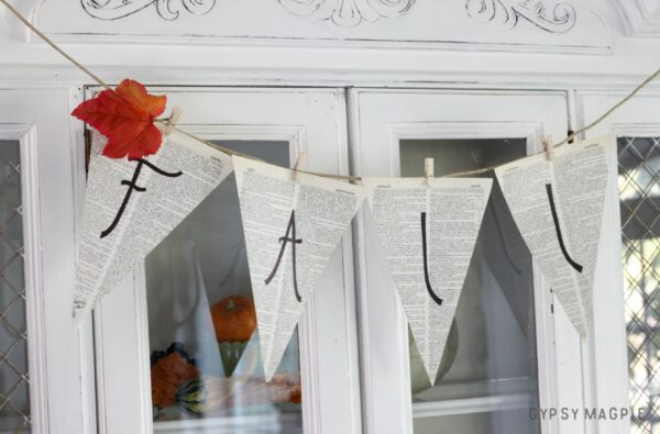 Easy fall pennant banner that you can switch out for other holidays! | Gypsy Magpie