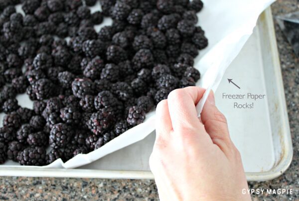 Freezer paper is the key to freezing berries with no mess! | Gypsy Magpie