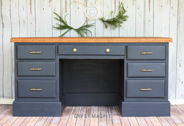 Navy blue and brass hardware give this desk a masculine feel. So fun! | Gypsy Magpie
