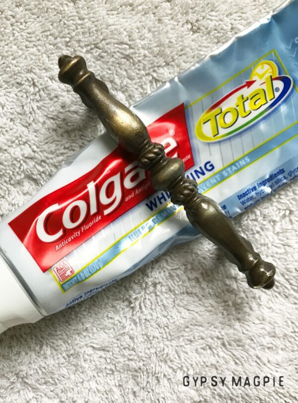 Toothpaste is NOT a good tarnished brass cleaner. Pinterest fail, y'all! | Gypsy Magpie