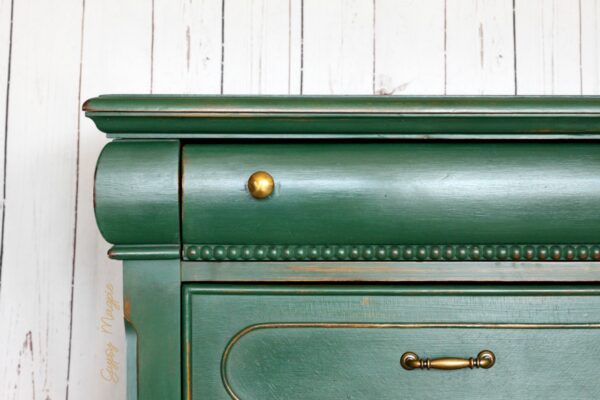 Amsterdam Green and brass pair so beautifully together | Gypsy Magpie