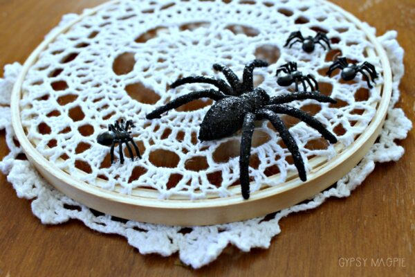 This whimsical little spider web doily is perfect for farmhouse Halloween decor! | Gypsy Magpie 