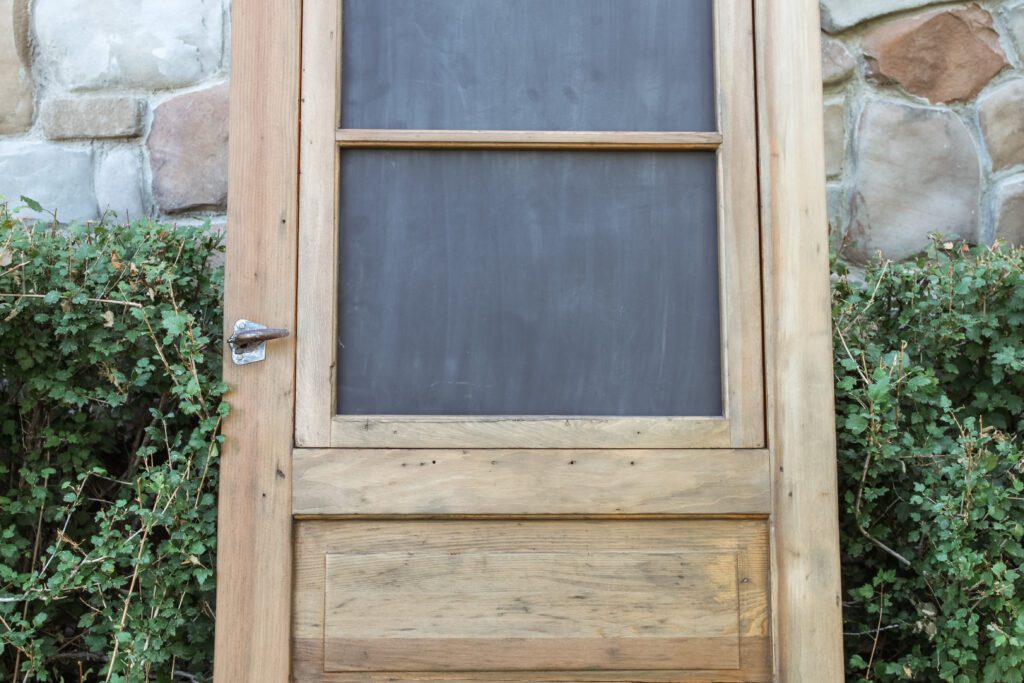 vintage screen door with chalkboard | gypsy magpie