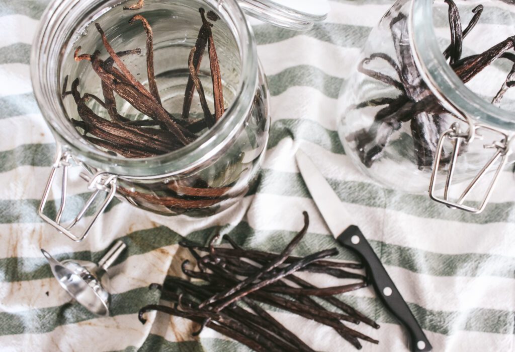 making vanilla extract from scratch | gypsy magpie