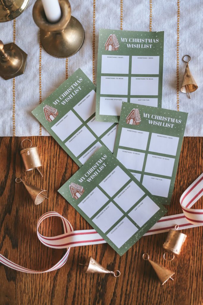 Darling printable Christmas lists to kick off the season!